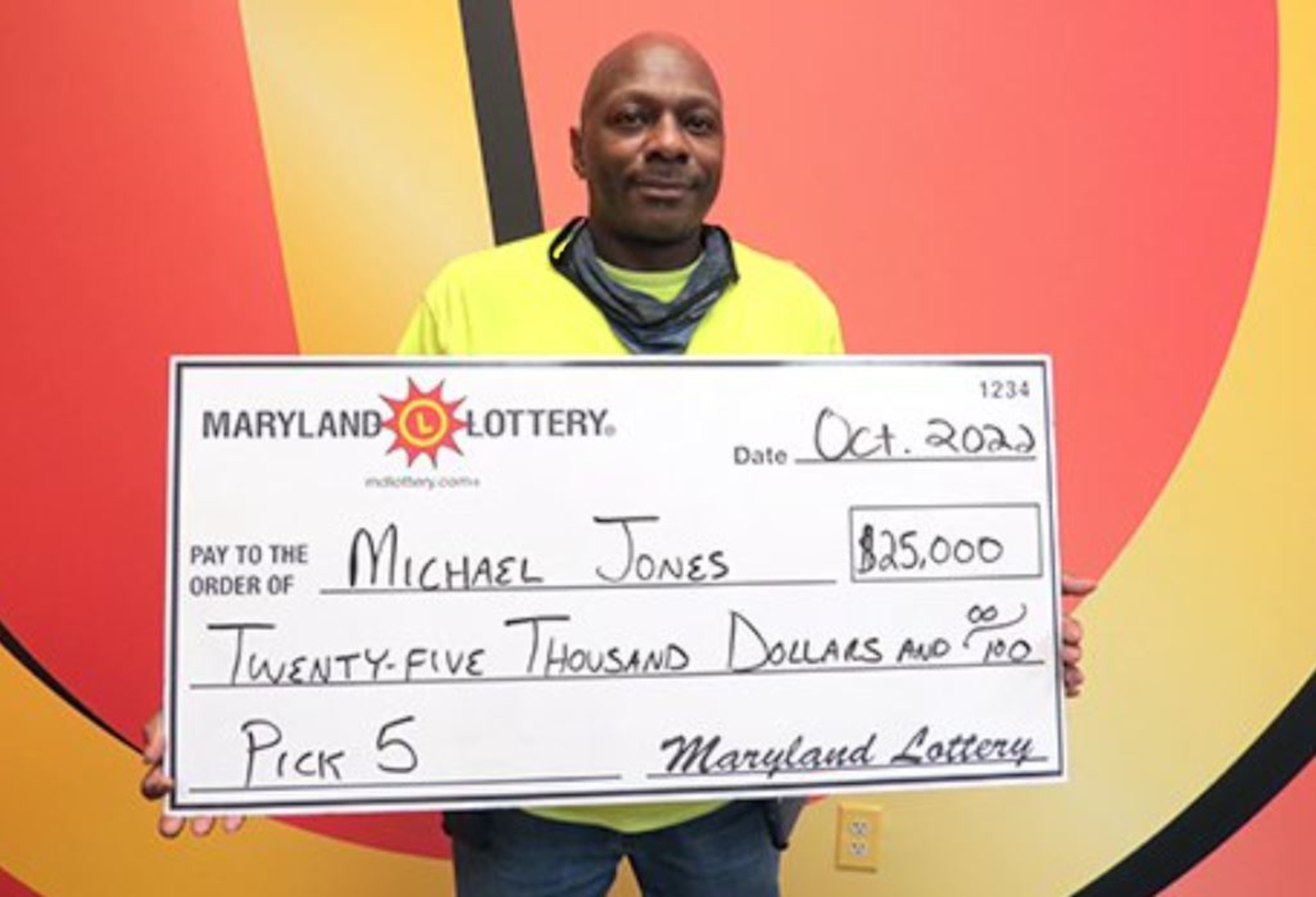 Read more about the article LUCKY NUMBERS: Baltimore Man Turns Licence Place Number Into USD 25,000 Lottery Win