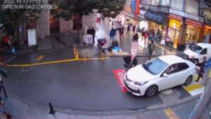 Read more about the article CRASHING IN: Moronic Moment Pedestrian Pretends To Be Hit By Car