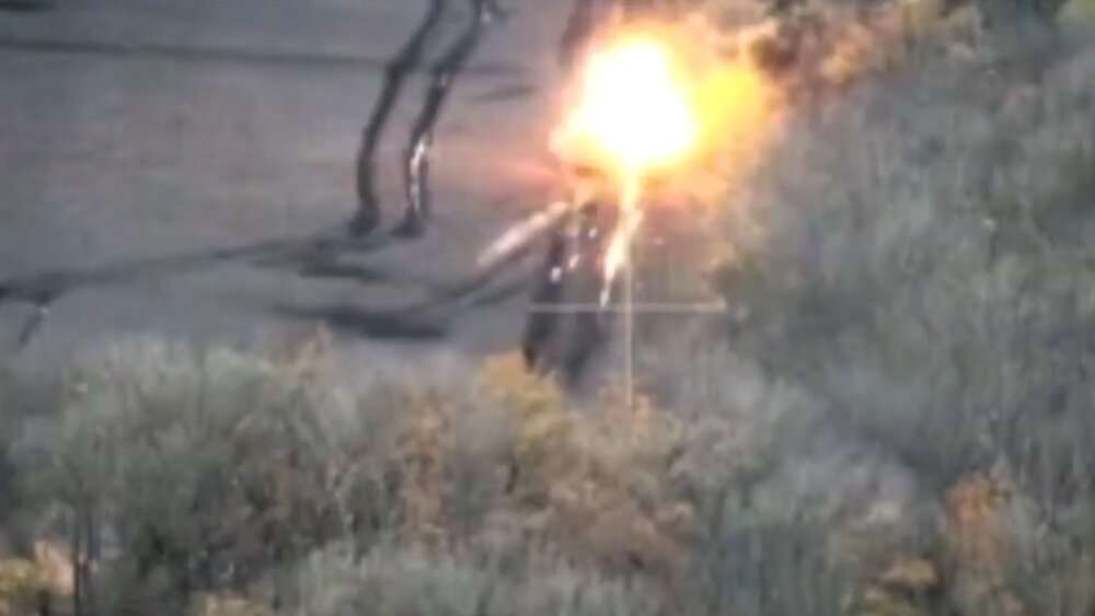 Read more about the article Ukrainian Paratroopers Blow Up Russian Infantry Fighting Vehicle With Well-Aimed Shots