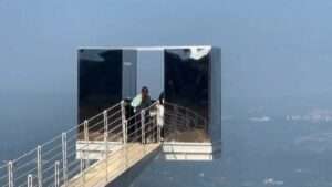 Read more about the article LOO WHAT? Man Builds Superloo On Edge Of 300ft Drop