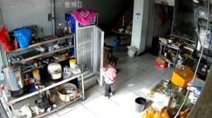 Read more about the article KEEPING HIS COOL: Dad Saves Daughter From Falling Fridge