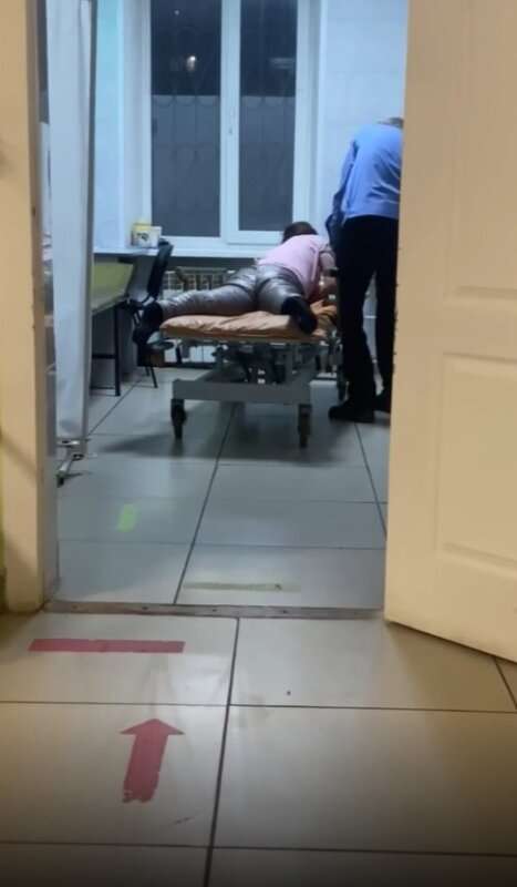 Read more about the article NO PATIENCE: Security Guard Manhandles Woman Patient Left Groaning In Agony For Two Hours