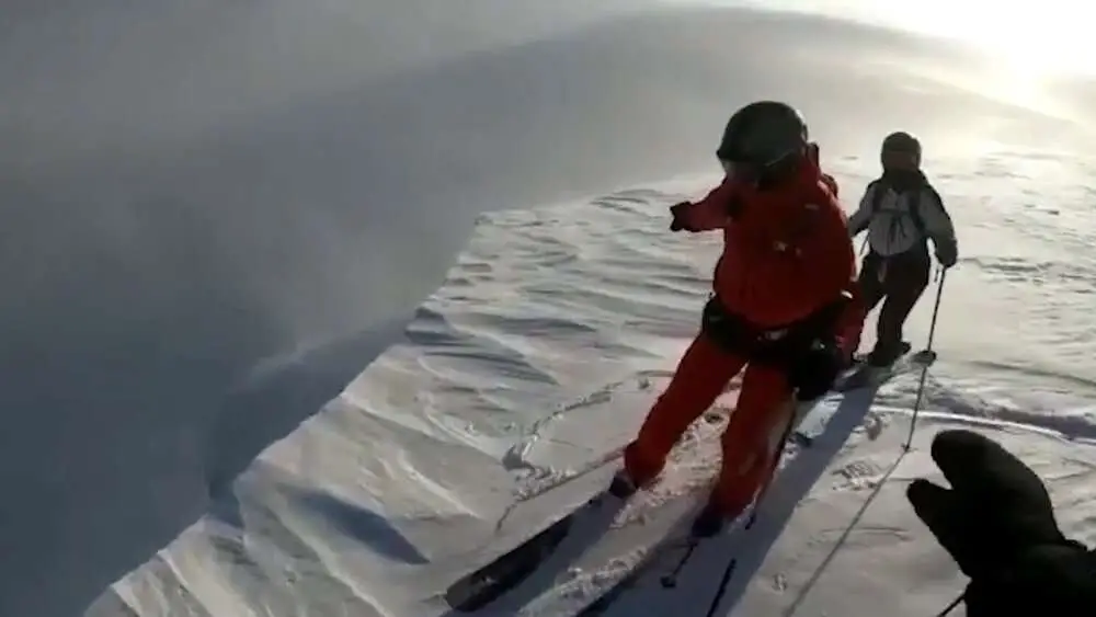 Read more about the article SNOW WAY HE SURVIVED THAT! Terrifying Footage Shows Skier Plunging In Avalanche