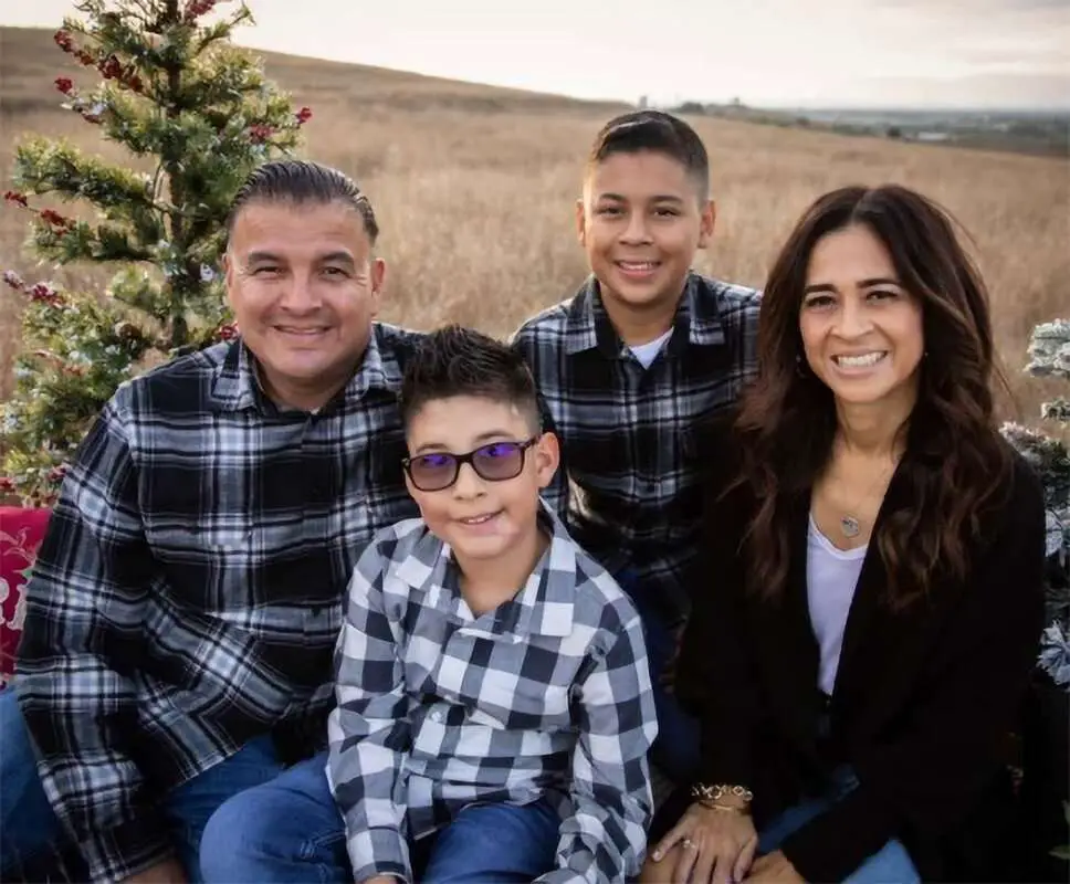 Read more about the article BAD ODDS: Shock As LAPD Officer And Wife, Parents To Two Young Boys, Both Diagnosed With Stage 4 Cancer Just Weeks Apart