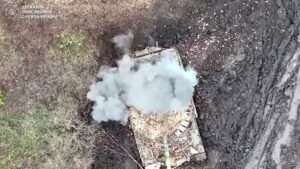 Read more about the article Ukrainian Artillery And Drones Obliterate Three Russian Tanks And Positions Near Kupyansk