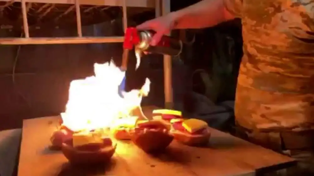 Read more about the article Ukrainian Soldier Reveals How To Make ‘McDugout’ Snacks Military Style Using Blowtorch