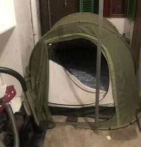 Read more about the article SALES PITCH: Fury Over Garden Tent Up For Rent At EUR 240 A Month