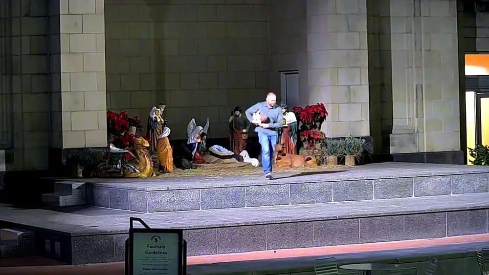 Read more about the article BALD BANDIT: Texas Police Release Video Of Man Stealing Baby Jesus From Nativity Scene