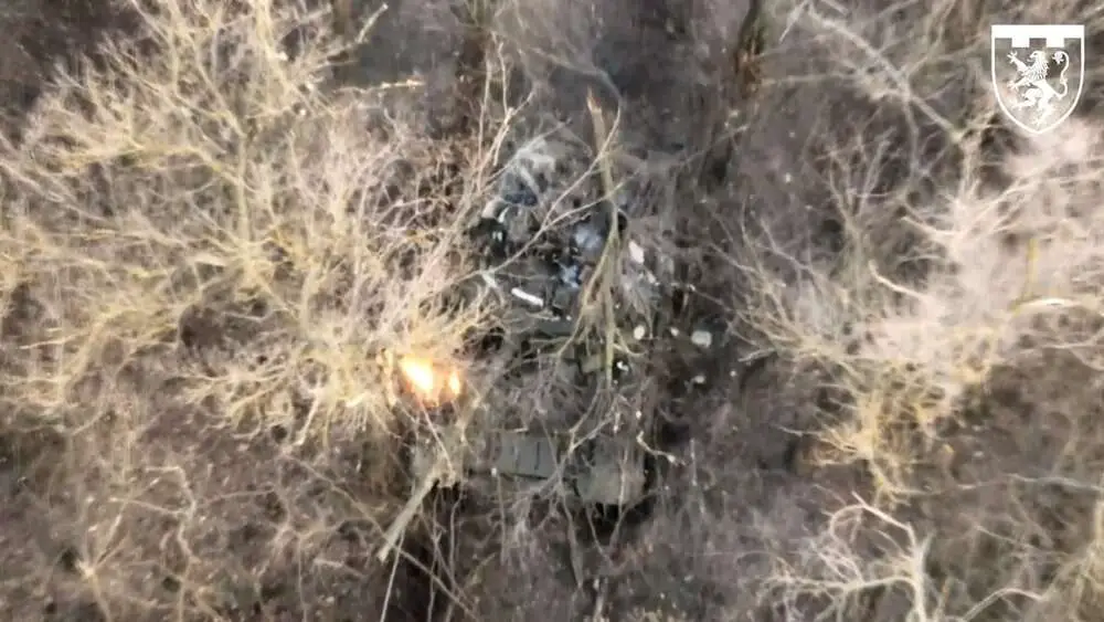 Read more about the article Ukrainian Drone Blows Up Russian Tank Hiding In Tree Line