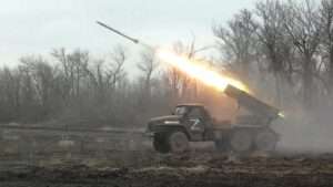Read more about the article Russian MRLS Fires Salvo Of Missiles Into Air Above Ukraine