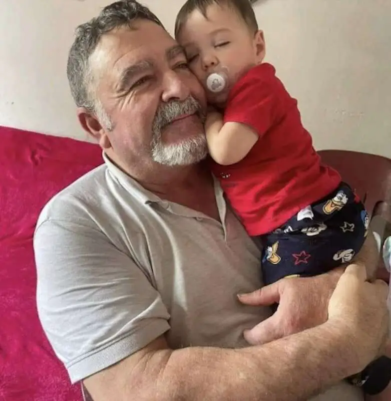 Read more about the article LOST AND FOUND: Missing Tot Found In Critical State Next To His Dead Granddad And Suicide Note