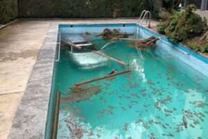 Read more about the article TRAGIC DIP: Elderly Lady Dies After Crashing Her Car Into Swimming Pool￼