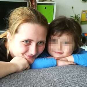 Read more about the article HIDING DEN EXPOSED: Woman Faces Three Years In Prison After Fleeing With Daughter And Hiding Her From Abusive US Father
