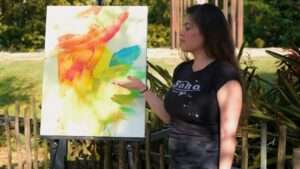Read more about the article TRUNKLOAD OF TALENT: Elephant In Florida Zoo Creates Painting With Lessons From Local Artist