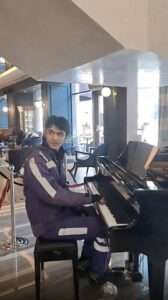 Read more about the article JUST GRAND: Parcel Courier Pianist’s Viral Mozart Hit