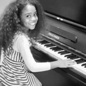 Read more about the article TITANIC TALENT: Eight-Year-Old Pianist Wows Fans With Celine Hit