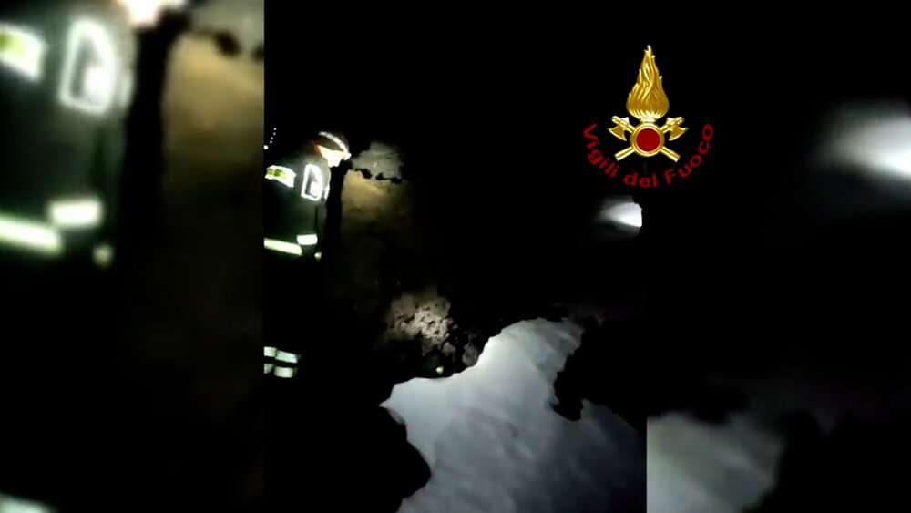 Read more about the article FROZEN ON LAVA FIELD: Italian Firefighters Rescue Pair Stranded At Night On Etna Volcano