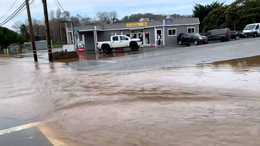 Read more about the article DON’T FLOW: Emergency Services On High Alert As California Town Gets Hit By Flooding