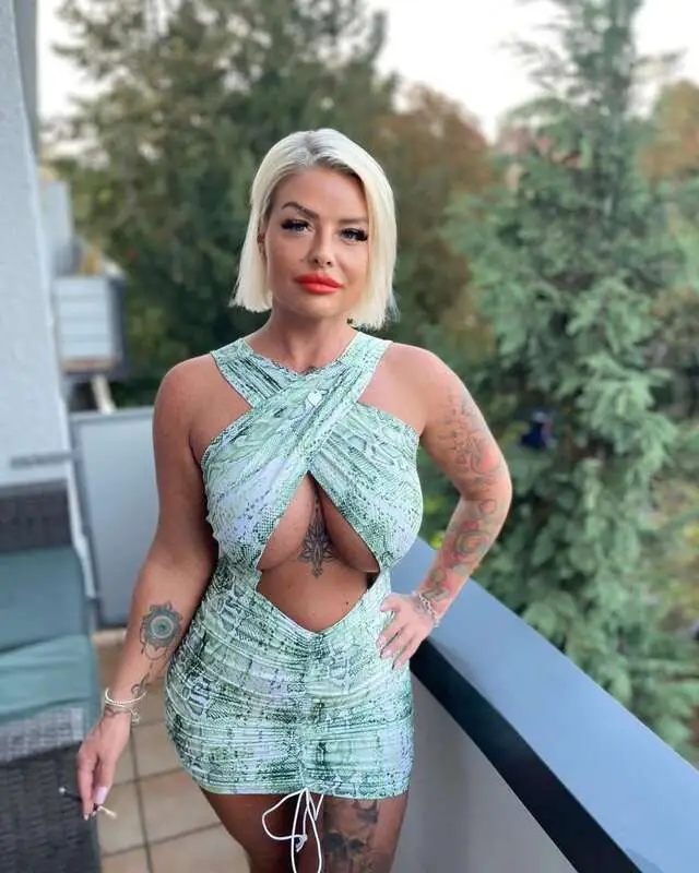 Read more about the article POLICE SEIZE ONLYFANS BLONDE WHO STOLE EUR 1 MILLION: But Beauty Refuses To Say Where Cash Is