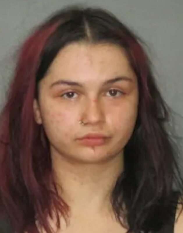 Read more about the article WEE CRIME: Woman Stabs Boyfriend After He Wet The Bed In His Sleep