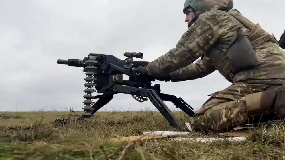 Read more about the article Ukrainian Fighters Fire At Russian Military Positions Using Machine Guns And Recoilless Rifles