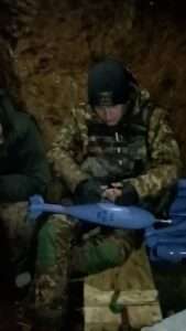 Read more about the article Ukrainian Soldier Writes Message On Mortar Shell Before Firing It At Russians