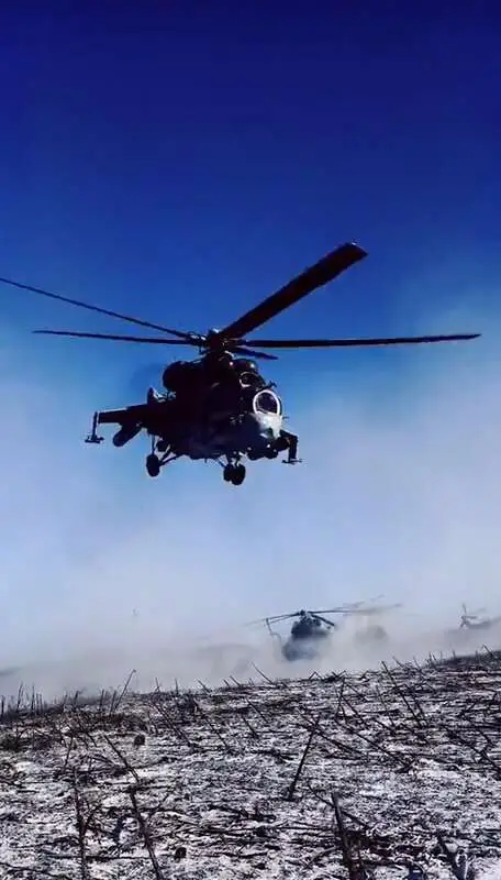 Read more about the article Ukrainian Attack Helicopters Fly Low And Fire Missiles At Russian Forces