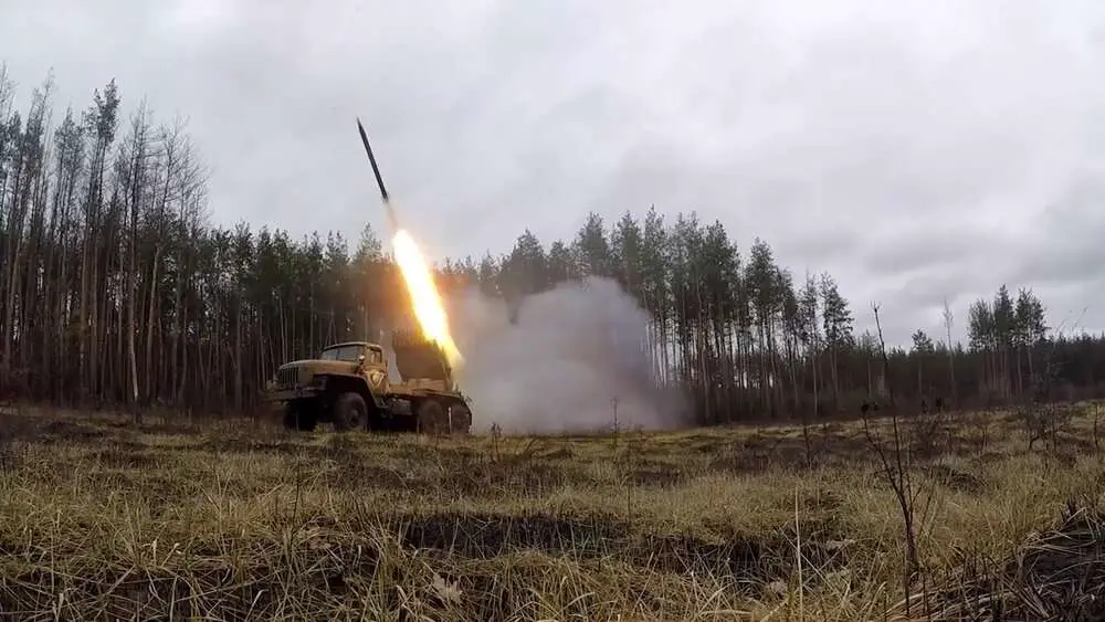 Read more about the article Russia Says It Took Out American M777 Howitzer Ammo Vehicle Using ‘Grad’ MLRS
