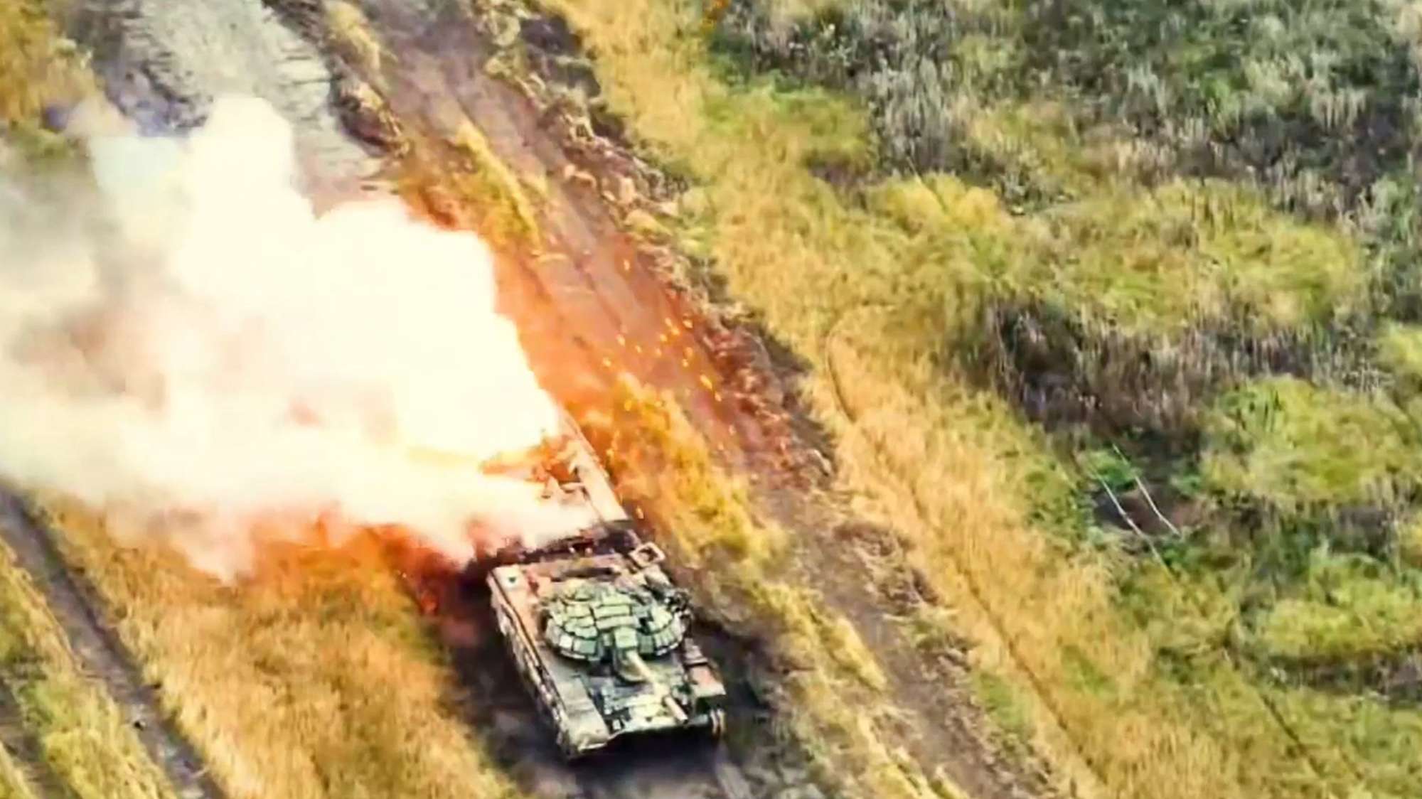 Read more about the article Ukrainian Paratroopers Destroy Russian Tanks In The Donetsk Region