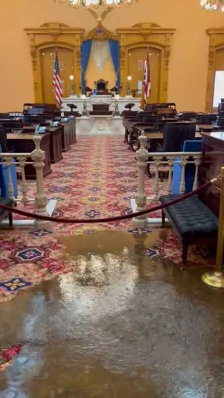 Read more about the article BUCKET MISSED: US Statehouse Awash After Pipe Bursts