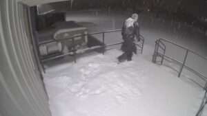 Read more about the article ICE MAN: Police Officer From The USA Gets Snow Dumped On Head After Leaving Precinct
