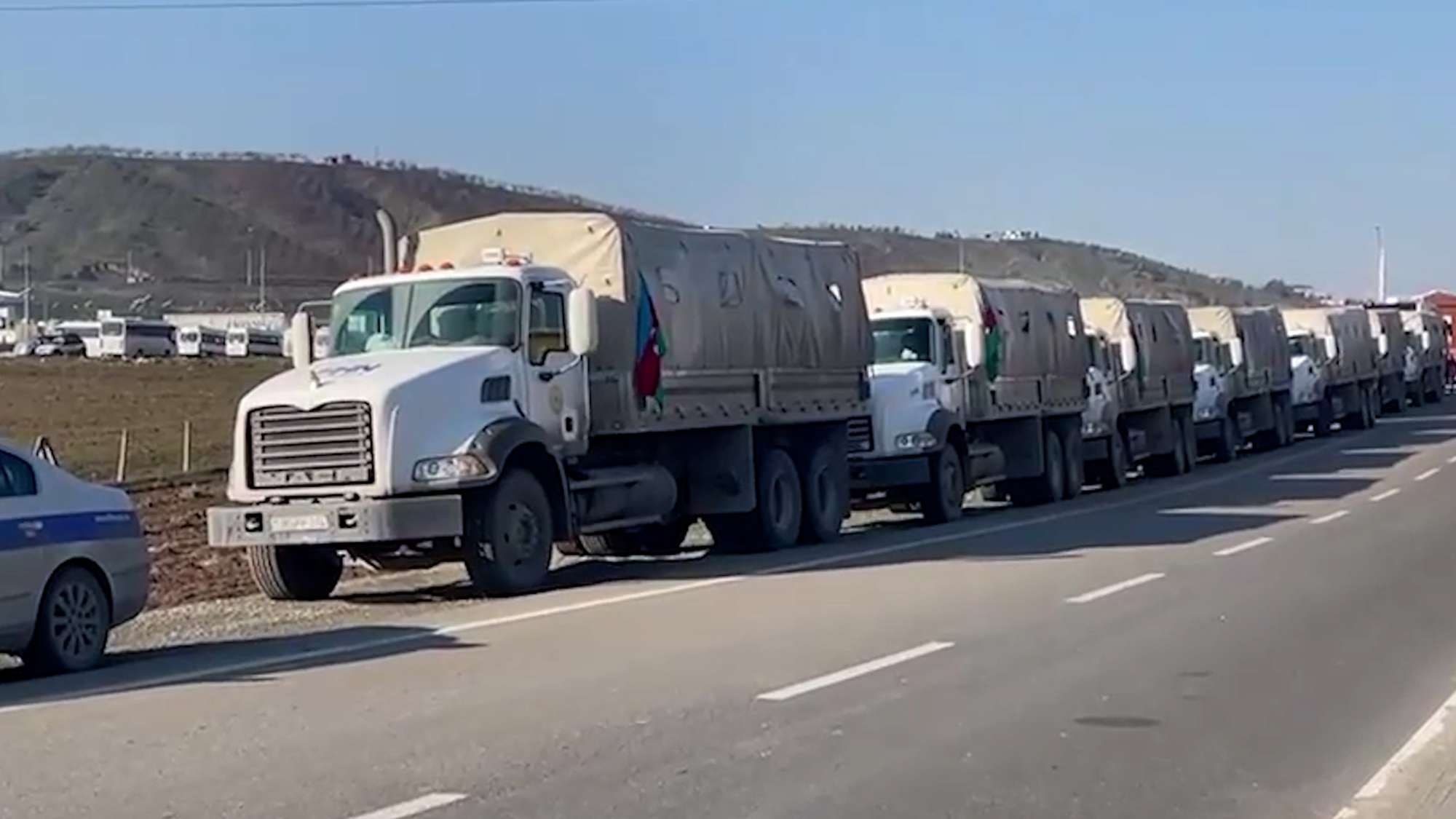 Read more about the article Azerbaijan Sends Large Convoy Of Humanitarian Aid To Turkey