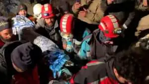 Read more about the article  Woman Rescued After Surviving For 140 Hours Beneath The Rubble