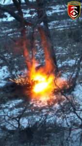 Read more about the article Ukrainian Drone Drops Bombs On Russian Soldiers Hiding Among Snowy Trees Near Bakhmut