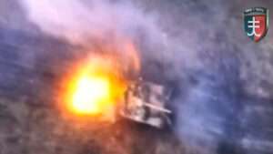 Read more about the article Ukrainian Kamikaze Drones Hit Russian Tanks And Trench
