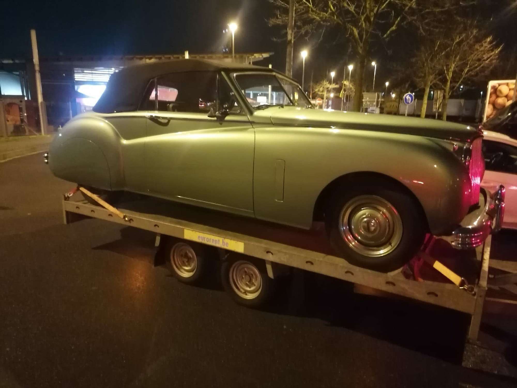 Read more about the article German Customs Seize Classic British Jag Over Brexit Import Duties