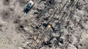 Read more about the article Ukrainian Drone Drops Bomb On Russian Soldiers In Trench