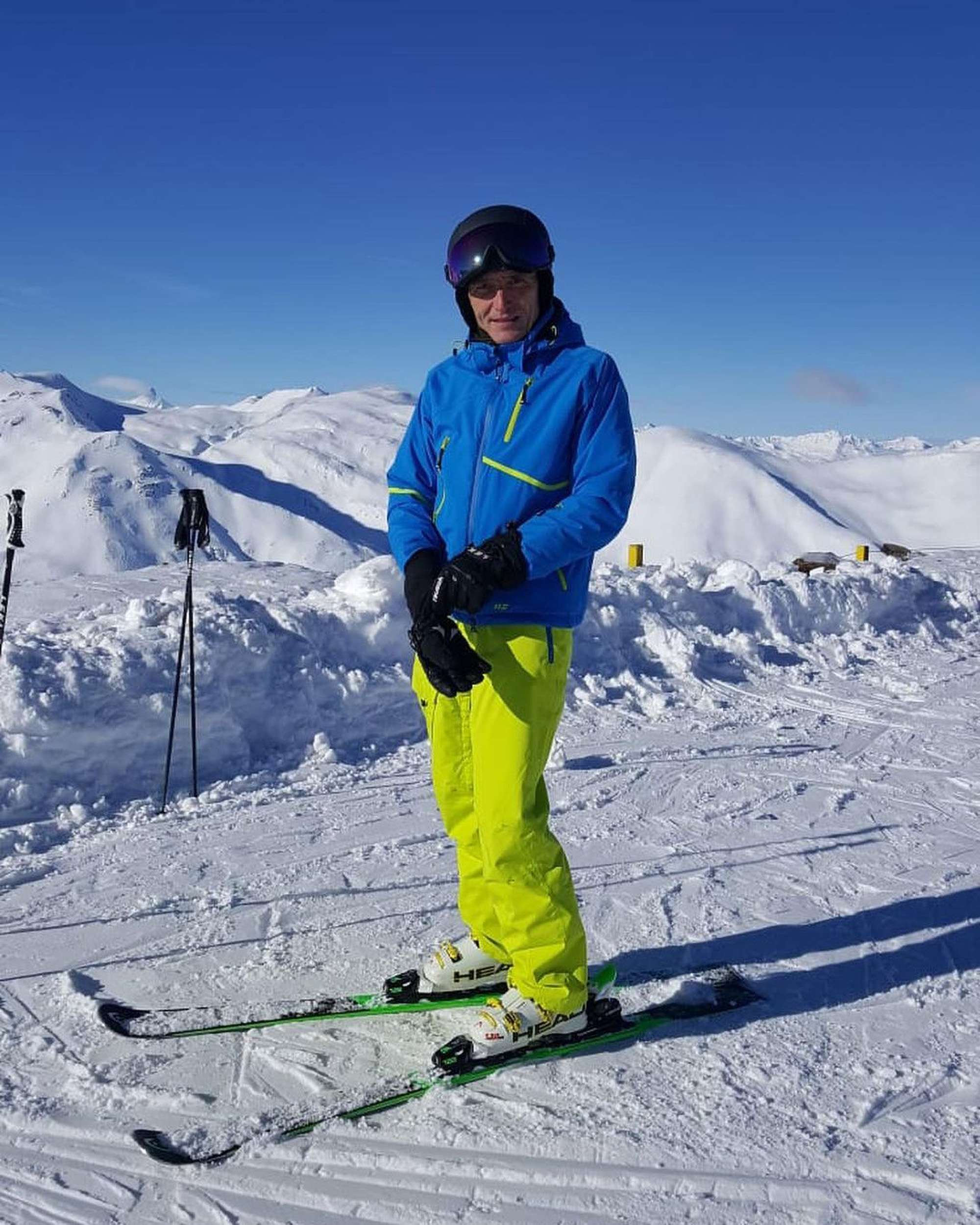 Read more about the article SNOW MIRACLE: Skier Survives 20 Hours Buried Overnight By Avalanche As Temperatures Plunge To Minus 15