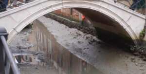 Read more about the article Freak Tide Dries Up Venice’s Canals