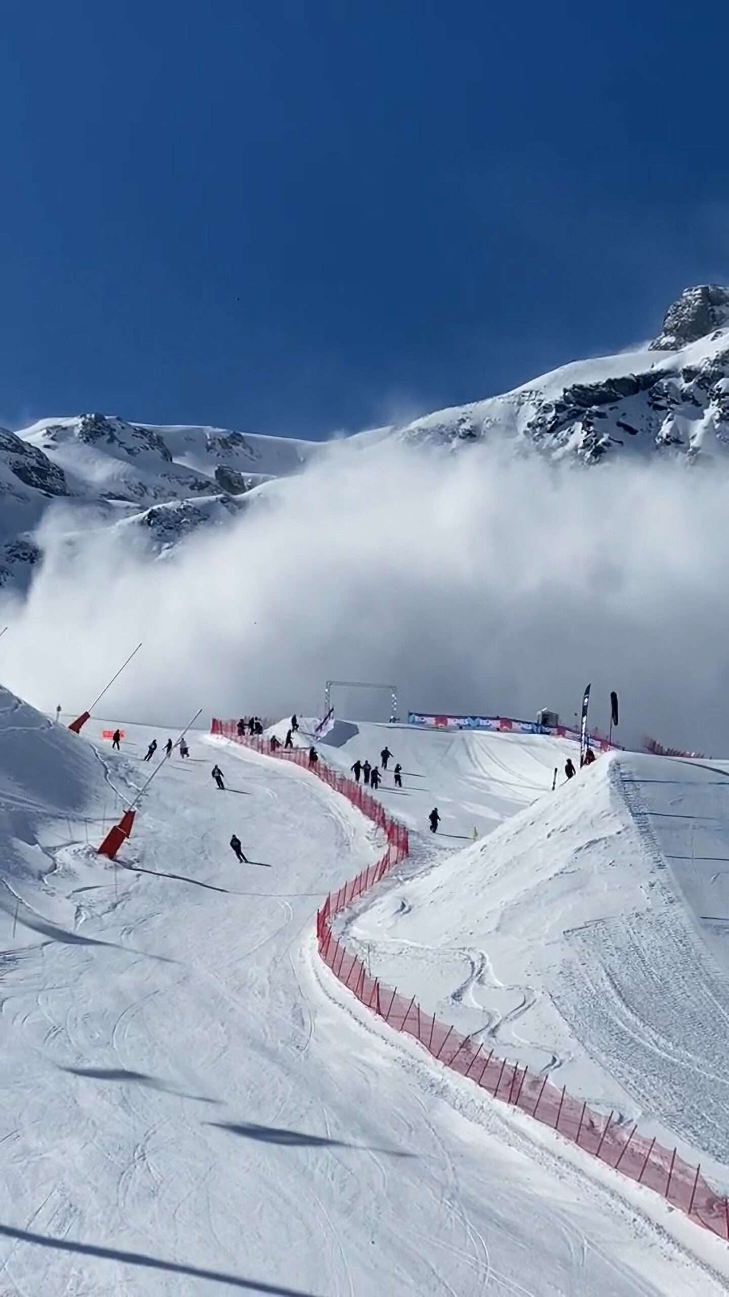 Read more about the article DOUBLE TROUBLE: Two Avalanches Hit Popular French Ski Resort At Same Time