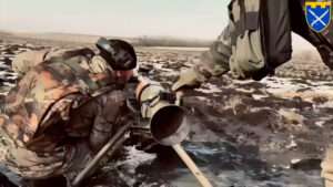 Read more about the article Ukrainian Fighters Train To Use Anti-Tank Recoilless Gun
