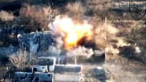 Read more about the article Ukrainian Artillery Takes Out Russian Mortar In Urban Area