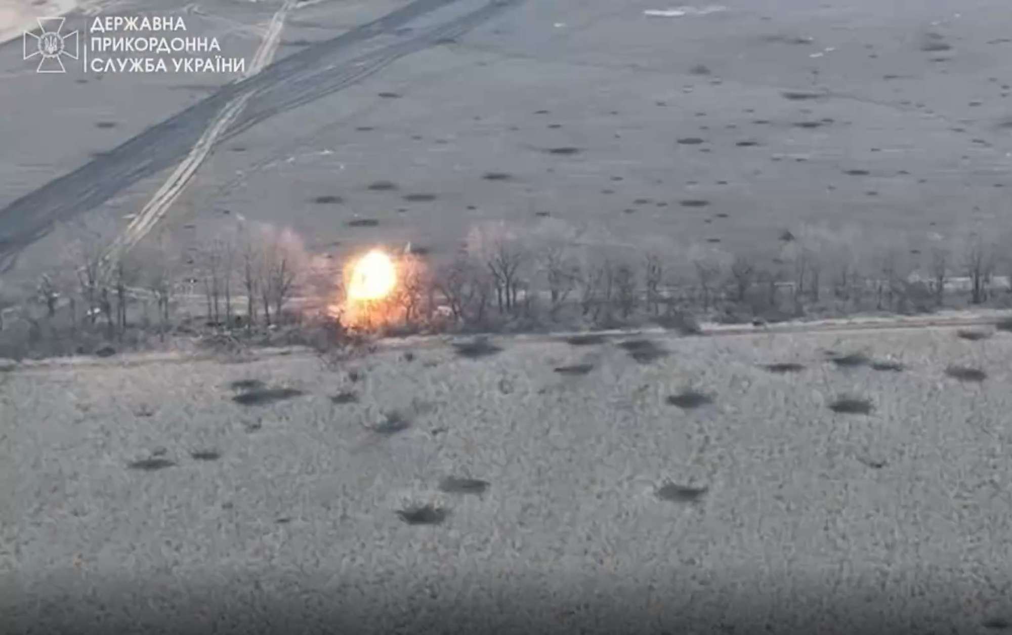 Read more about the article Ukrainian Artillery Takes Out Russian Soldiers Digging Foxholes Near Bakhmut