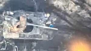 Read more about the article Ukrainian Artillery Blow Up Russian Tank In Luhansk Region