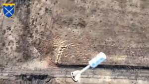 Read more about the article Ukrainian Drone Drops Bomb On Russian Soldiers In Trench From High Up With Pinpoint Accuracy