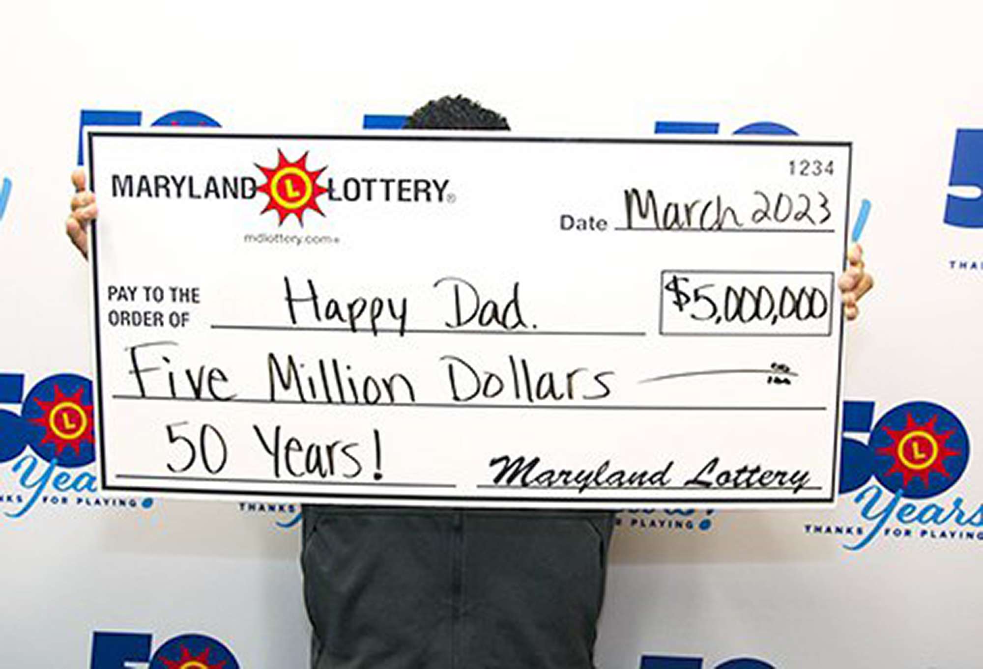 Read more about the article Dad Wins USD 5 Million On Lotto’s 50th Anniversary