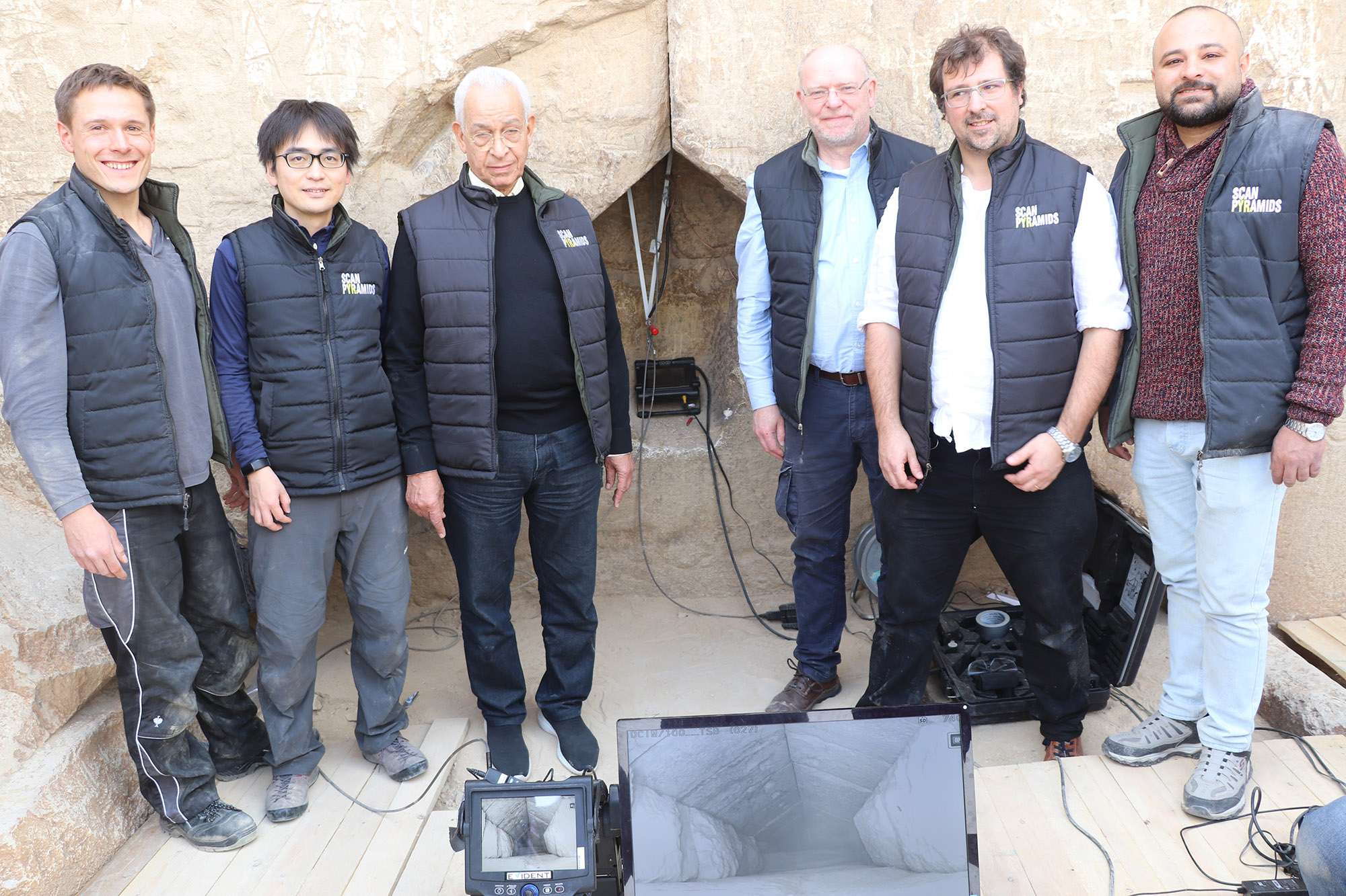 Read more about the article Researchers Find New Unknown Chamber In The Great Pyramid Of Cheops At Giza