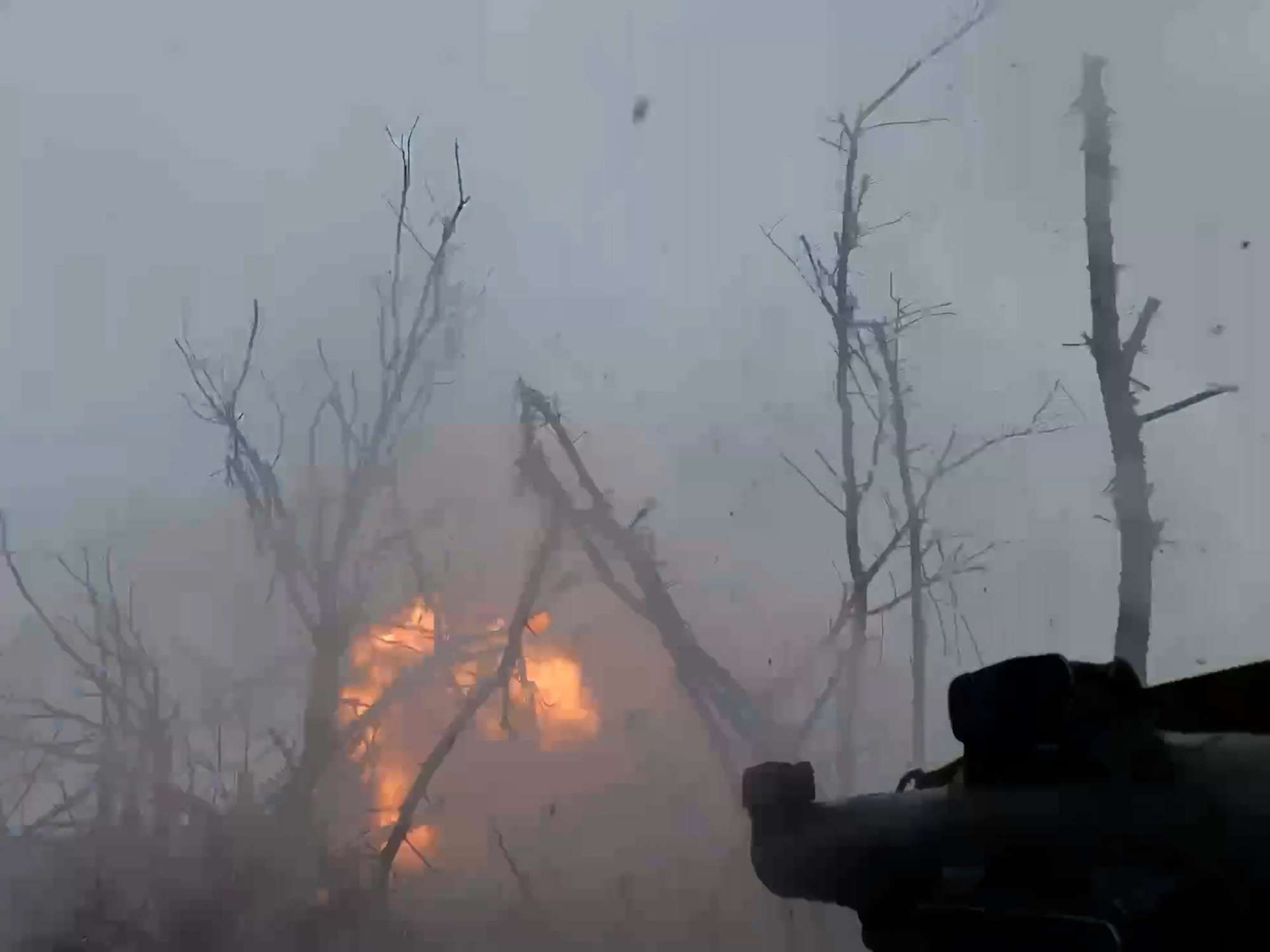 Read more about the article Ukrainian Rambo Switches Weapons As He Repels Russian BMP And Troops Attacking Trench