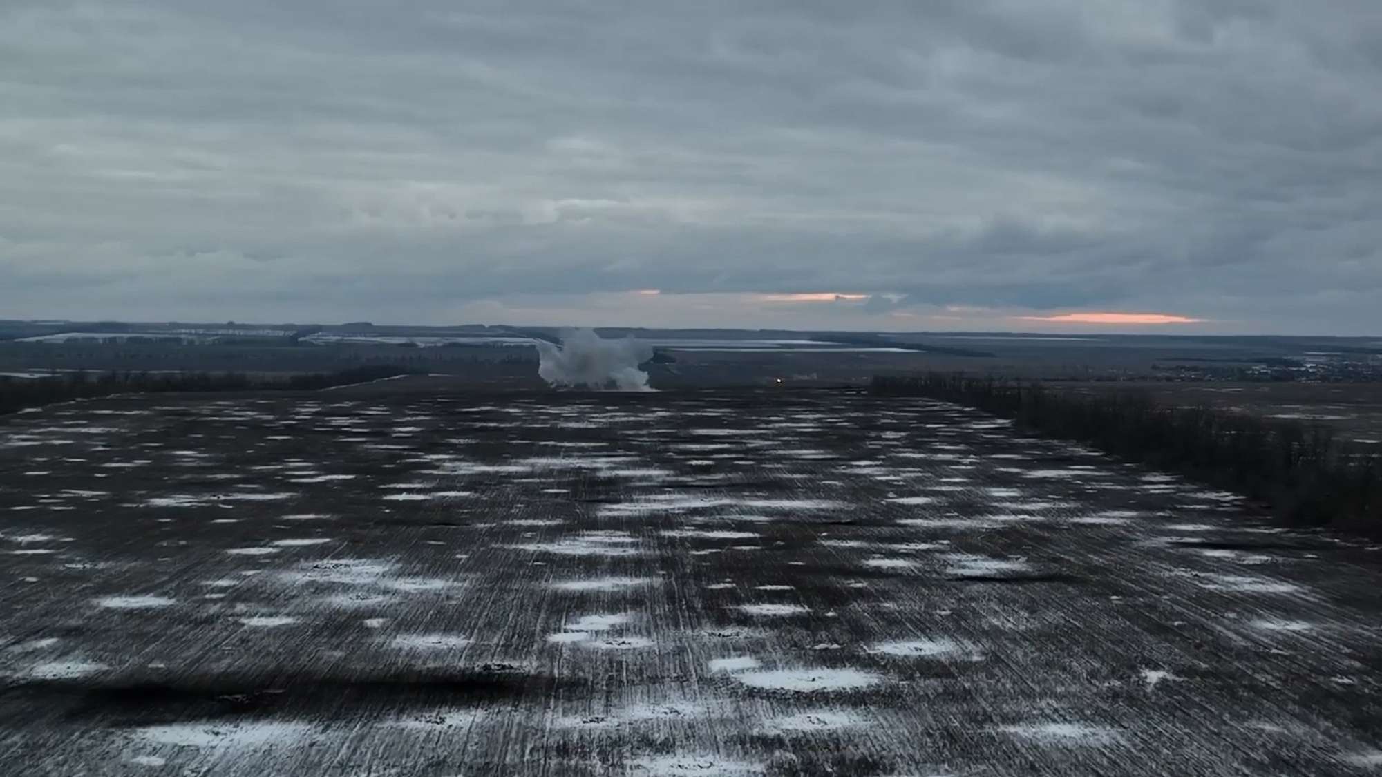 Read more about the article Ukrainian Forces Destroy Russian Tank On Battlefield Near Vuhledar