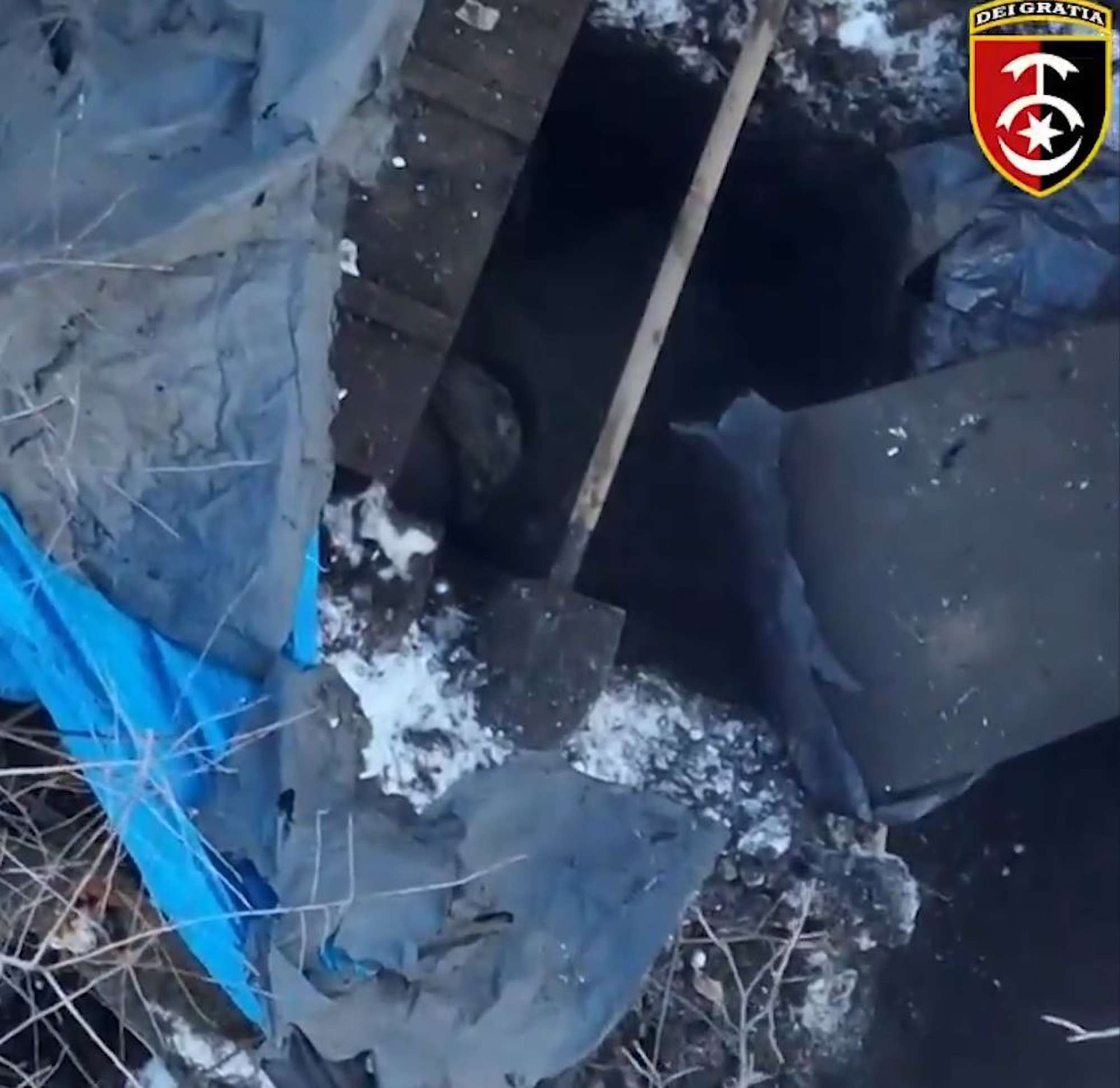 Read more about the article Ukrainian Drone Drops Bomb Right Inside Russian Foxhole